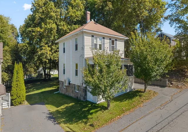 Photo 2 of Single family home for sale at 26 New Harbor Rd, Clinton, MA 01510 | MLS# 73588273 | Listing updated on 2026-10-15