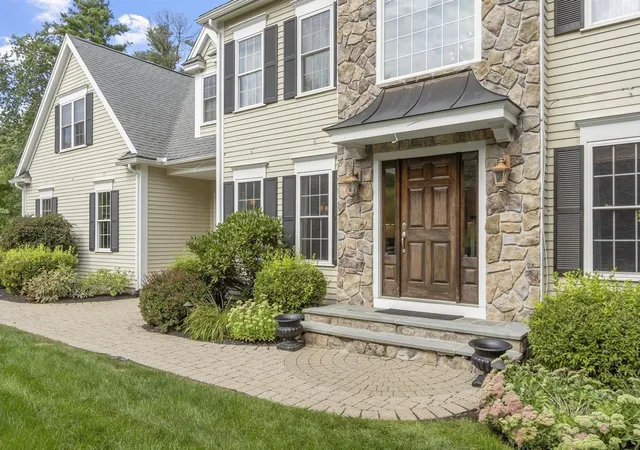Photo 2 of Single family home for sale at 35 Sandy Ridge Rd, Sterling, MA 01564 | MLS# 73573360 | Listing updated on 2026-09-12