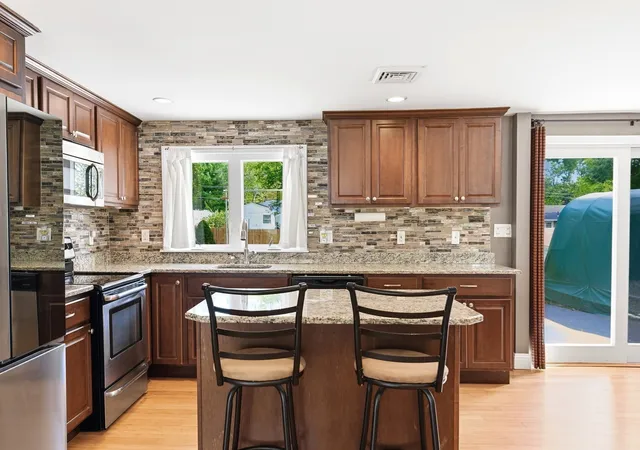 Photo 3 of Single family home for sale at 25 Marie Ave, Brockton, MA 02302 | MLS# 73572297 | Listing updated on 2026-10-02