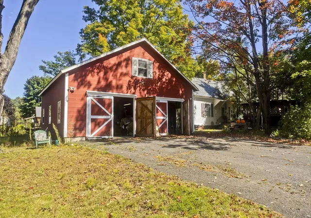 Photo 3 of Single family home for sale at 147 South St, Bernardston, MA 01337 | MLS# 73584824 | Listing updated on 2026-10-23