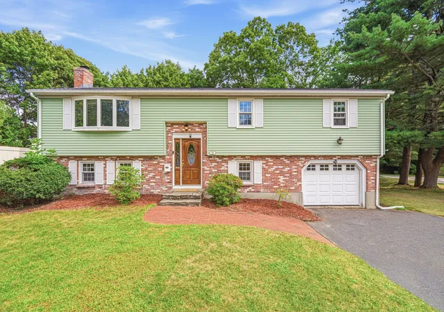 Photo 1 of Single family home for sale at 25 Oak Ridge Way, Shrewsbury, MA 01545 | MLS# 73575415 | Listing updated on 2026-09-16