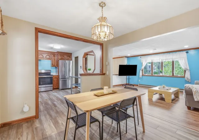 Photo 4 of Single family home for sale at 25 Oak Ridge Way, Shrewsbury, MA 01545 | MLS# 73575415 | Listing updated on 2026-09-16