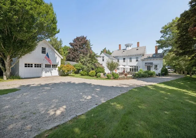 Photo 2 of Sale Pending at 288 Russells Mills Rd, South Dartmouth, MA 02748 | MLS# 73572405 | Listing updated on 2026-09-17