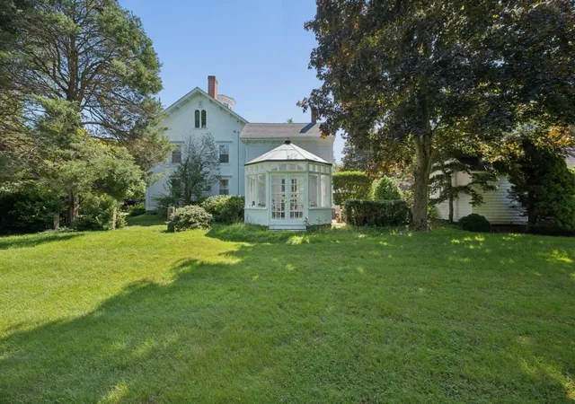 Photo 3 of Sale Pending at 288 Russells Mills Rd, South Dartmouth, MA 02748 | MLS# 73572405 | Listing updated on 2026-09-17