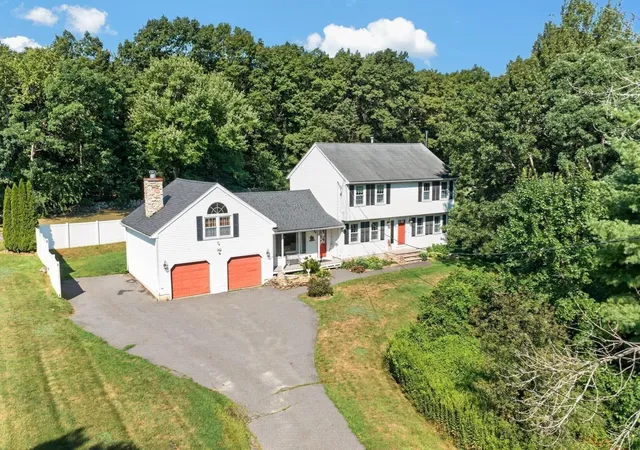 Photo 1 of Sale Pending at 6 Paddock Ln, Dracut, MA 01826 | MLS# 73561203 | Listing updated on 2026-09-15