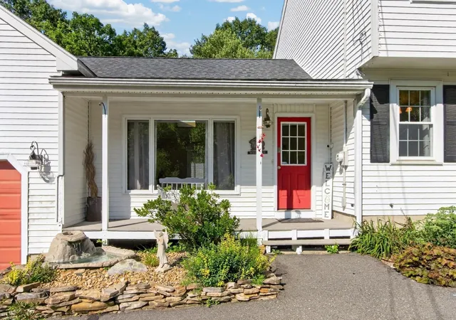 Photo 2 of Sale Pending at 6 Paddock Ln, Dracut, MA 01826 | MLS# 73561203 | Listing updated on 2026-09-15