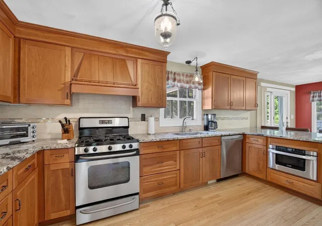 Photo 3 of Sale Pending at 6 Paddock Ln, Dracut, MA 01826 | MLS# 73561203 | Listing updated on 2026-09-15