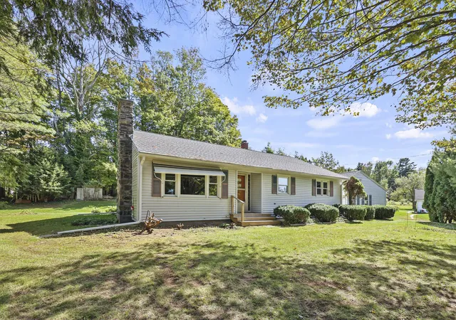 Photo 3 of Sale Pending at 153 Cleveland Rd, Dalton, MA 01226 | MLS# 73582138 | Listing updated on 2026-10-14