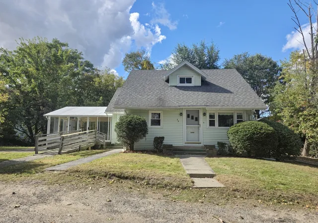 Single family home for sale at 25 Barrett Ave, Worcester, MA 01605 | MLS# 73586829
