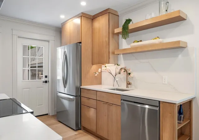 Listing Photo 5 - Condo for sale in building located at 41 Hobart St, Danvers, MA 01923 - Unit #1