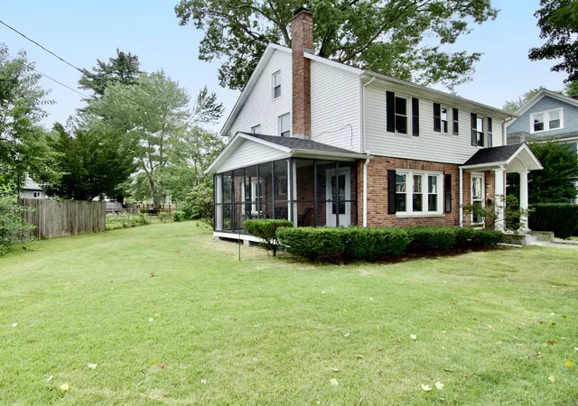 Photo 2 of Single family home for sale at 25 Webber St, Springfield, MA 01108 | MLS# 73573900 | Listing updated on 2026-09-13