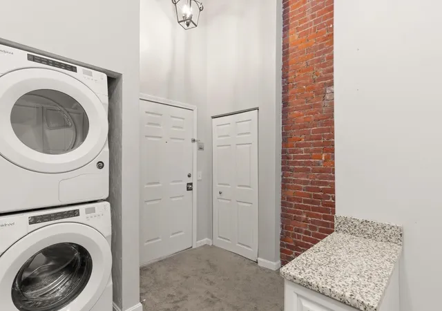 Listing Photo 4 - Condo for sale in building located at 31 Elizabeth St, Worcester, MA 01605 - Unit #303