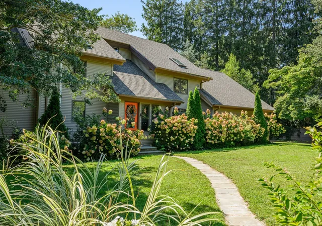 Photo 3 of Single family home for sale at 32 Reid, Marstons Mills, MA 02648 | MLS# 73572804 | Listing updated on 2026-09-12