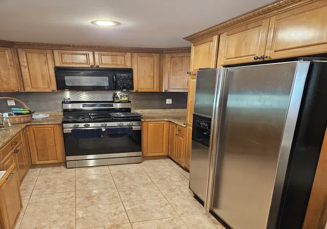 Photo 3 of Single family home for sale at 115 Acushnet Rd, Mattapoisett, MA 02739 | MLS# 73575612 | Listing updated on 2026-09-14