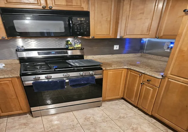 Photo 4 of Single family home for sale at 115 Acushnet Rd, Mattapoisett, MA 02739 | MLS# 73575612 | Listing updated on 2026-09-14