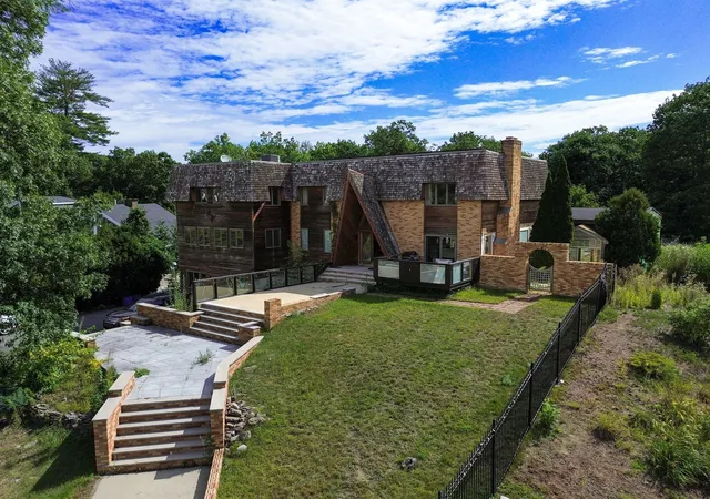 Photo 3 of Single family home for sale at 12 Oakridge Dr, Saugus, MA 01906 | MLS# 73569732 | Listing updated on 2026-09-16