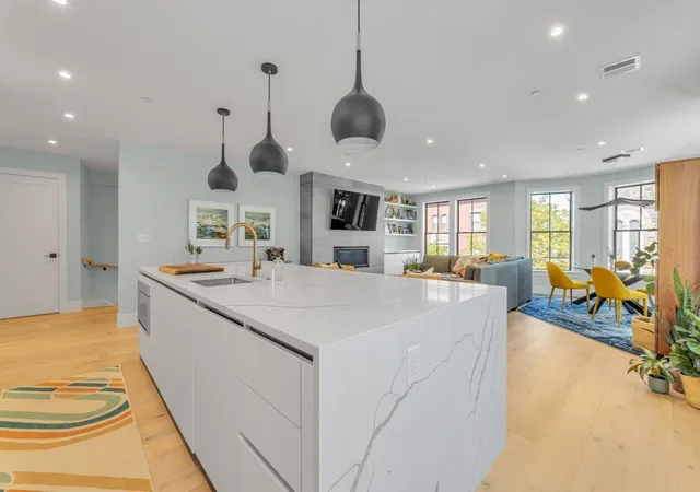 Listing Photo 4 - Condo for sale in building located at 322 Bunker Hl St, Boston, MA 02129 - Unit #3