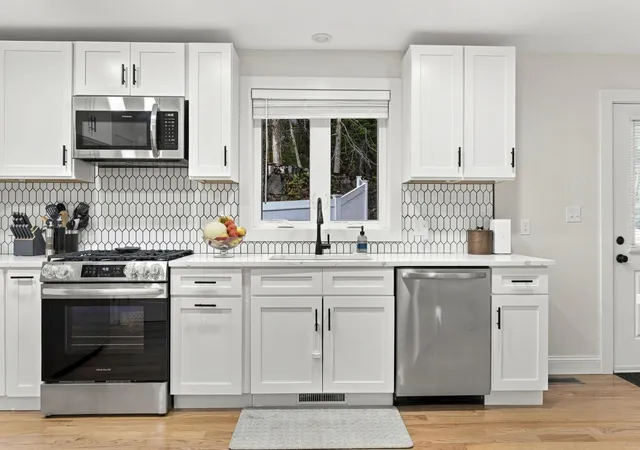 Listing Photo 4 - Condo for sale in building located at 13 Gln Ter, Lynn, MA 01905 - Unit #13