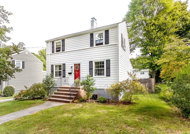 Photo 2 of Single family home for sale at 133 Gulliver St, Milton, MA 02186 | MLS# 73574820 | Listing updated on 2026-09-17
