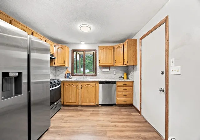Photo 3 of Single family home for sale at 460 Shaker Rd, Westfield, MA 01085 | MLS# 73571936 | Listing updated on 2026-09-08