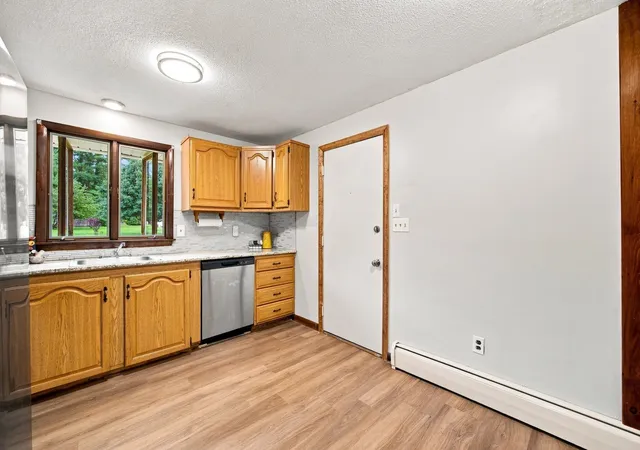 Photo 4 of Single family home for sale at 460 Shaker Rd, Westfield, MA 01085 | MLS# 73571936 | Listing updated on 2026-09-08
