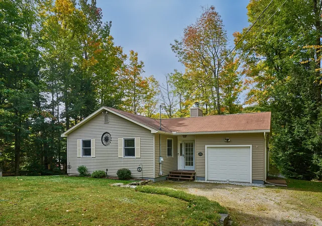 Photo 2 of Single family home for sale at 126 Alan A Dale Dr, Becket, MA 01223 | MLS# 73583560 | Listing updated on 2026-10-12