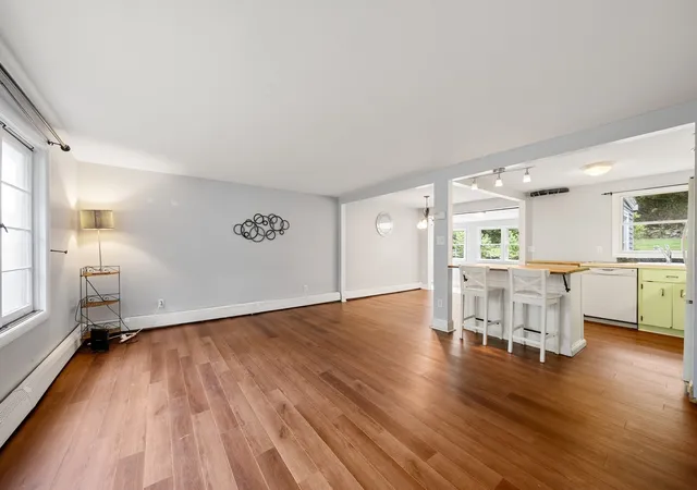 Photo 3 of Single family home for sale at 208 Mount Vernon Rd E, East Weymouth, MA 02189 | MLS# 73586151 | Listing updated on 2026-10-16