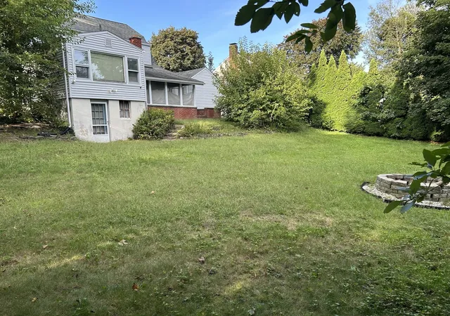 Photo 3 of Single family home for sale at 27 Hilltop St, West Springfield, MA 01089 | MLS# 73572358 | Listing updated on 2026-09-18