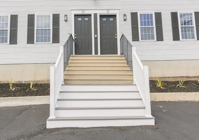 Photo 3 of Single family home for sale at 28b Boylston St, Worcester, MA 01605 | MLS# 73579794 | Listing updated on 2026-09-22