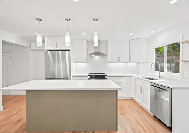 Photo 4 of Single family home for sale at 8 Wilmington Rd, Burlington, MA 01803 | MLS# 73574810 | Listing updated on 2026-09-15