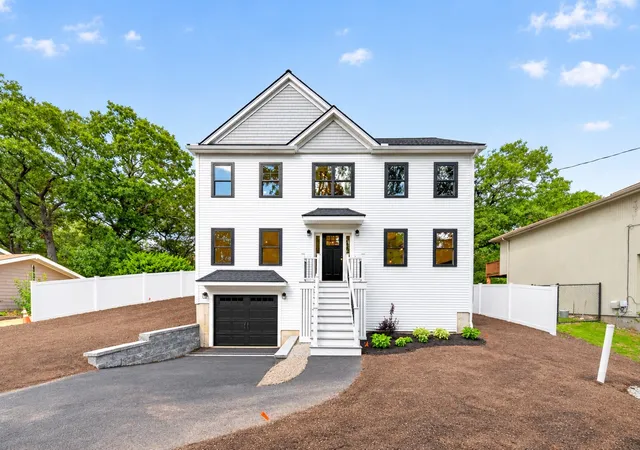 Photo 1 of Sale Pending at 305 Ridge St, Arlington, MA 02474 | MLS# 73575334 | Listing updated on 2026-09-15