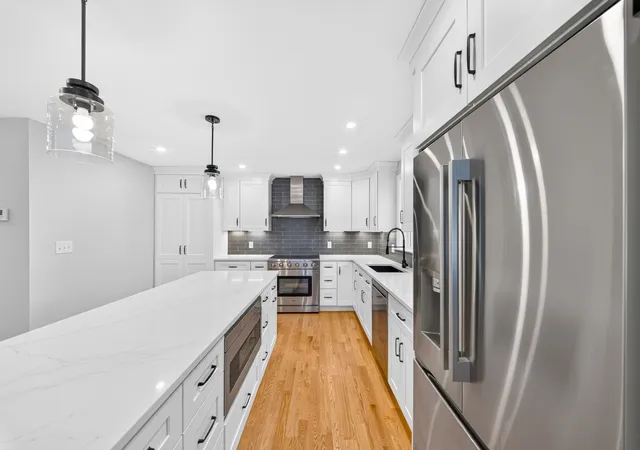 Photo 4 of Sale Pending at 305 Ridge St, Arlington, MA 02474 | MLS# 73575334 | Listing updated on 2026-09-15