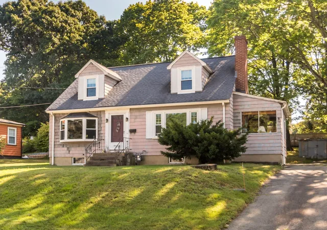 Photo 3 of Sale Pending at 17 Galen St, Waltham, MA 02451 | MLS# 73574323 | Listing updated on 2026-09-16