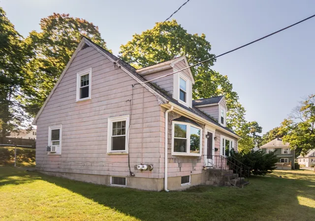 Photo 4 of Sale Pending at 17 Galen St, Waltham, MA 02451 | MLS# 73574323 | Listing updated on 2026-09-16
