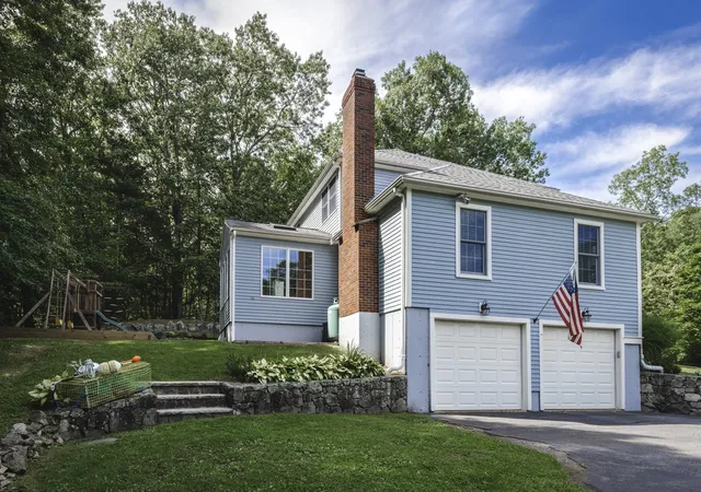 Photo 2 of Sale Pending at 4 Chestnut St, Ipswich, MA 01938 | MLS# 73571458 | Listing updated on 2026-09-23