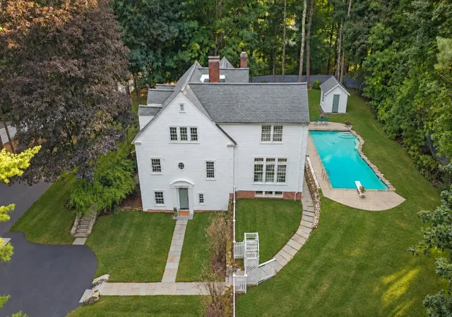 Photo 1 of Single family home for sale at 4 Cedar Rd, Lincoln, MA 01773 | MLS# 73574400 | Listing updated on 2026-09-17