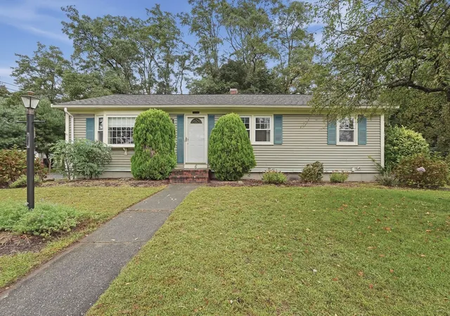 Single family home for sale at 6 Lincoln Dr, Fairhaven, MA 02719 | MLS# 73580660