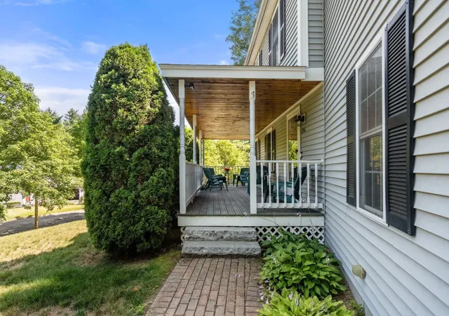 Photo 3 of Sale Pending at 256 Stoneybrook Rd, Fitchburg, MA 01420 | MLS# 73572935 | Listing updated on 2026-09-25