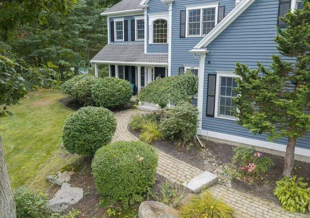 Photo 3 of Single family home for sale at 8 Wildewood Dr, Paxton, MA 01612 | MLS# 73575604 | Listing updated on 2026-09-19