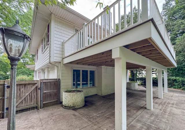 Photo 2 of Single family home for sale at 28 Hl Top Dr, East Greenwich, RI 02818 | MLS# 73575545 | Listing updated on 2026-09-28