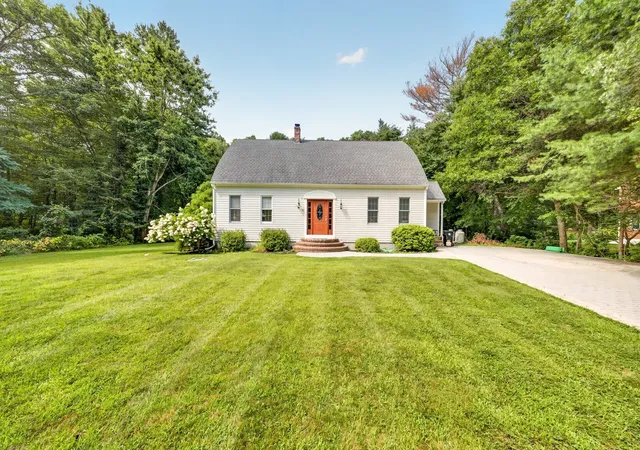 Photo 2 of Single family home for sale at 32 Slades Farm Ln, South Dartmouth, MA 02748 | MLS# 73570384 | Listing updated on 2026-10-01