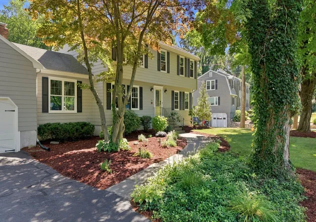 Photo 3 of Single family home for sale at 4 Portmore Ln, Framingham, MA 01702 | MLS# 73574949 | Listing updated on 2026-09-14
