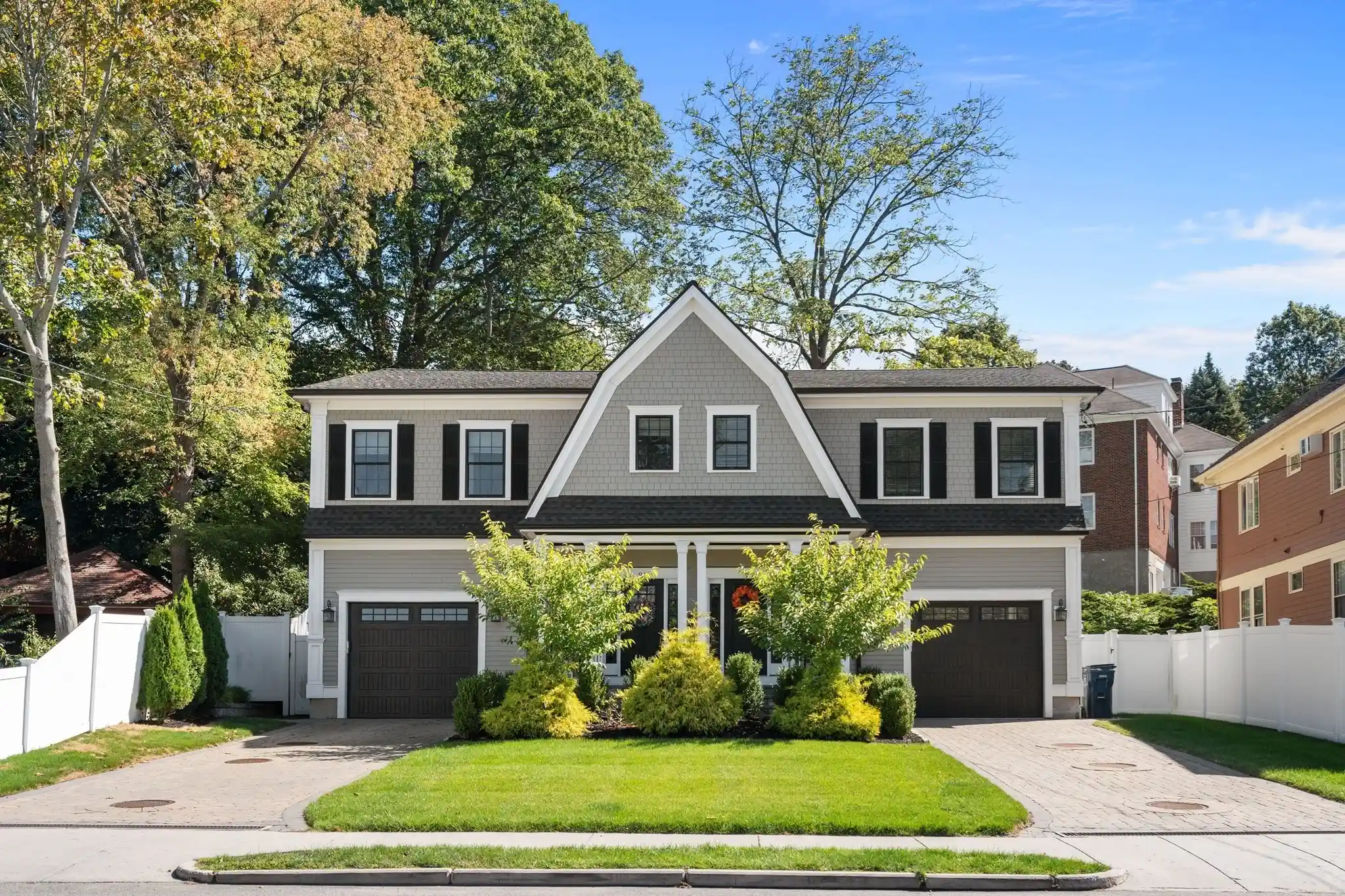 Listing Photo 1 - Condo for sale in 94 E Side Pkwy located at 94 E Side Pkwy, Newton, MA 02458 - Unit #94