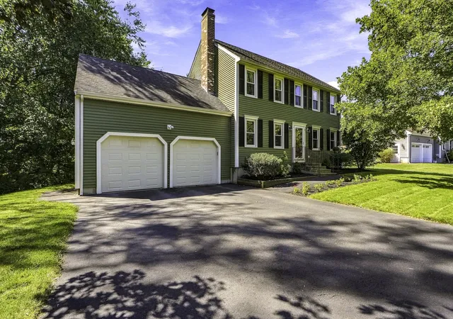 Photo 1 of Sale Pending at 4 Florence Cir, Upton, MA 01568 | MLS# 73571939 | Listing updated on 2026-10-07
