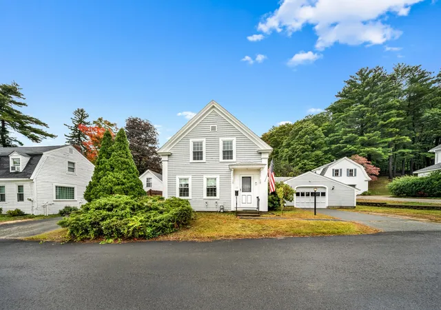 Single family home for sale at 40 Elm Park, Groveland, MA 01834 | MLS# 73585066