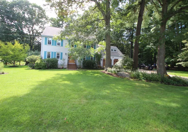 Photo 3 of Single family home for sale at 125 Boxwood Ln, Bridgewater, MA 02324 | MLS# 73571914 | Listing updated on 2026-09-28