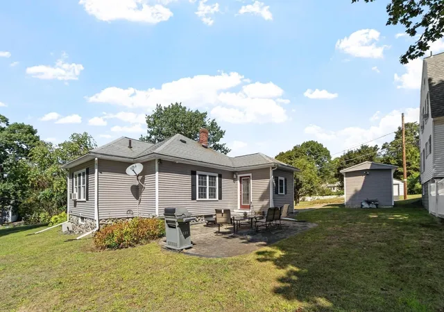 Photo 3 of Single family home for sale at 713 E Merrimack St, Lowell, MA 01852 | MLS# 73574642 | Listing updated on 2026-09-13