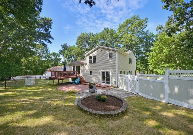 Photo 3 of Sale Pending at 21 Stagecoach Dr, Ashland, MA 01721 | MLS# 73574794 | Listing updated on 2026-09-15