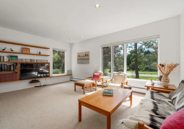 Photo 4 of Sale Pending at 287 Glen Rd, Weston, MA 02493 | MLS# 73573157 | Listing updated on 2026-09-28