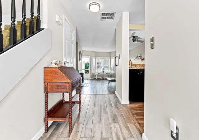Listing Photo 4 - Condo for sale in building located at 559 White Cliff Dr, Plymouth, MA 02360 - Unit #559